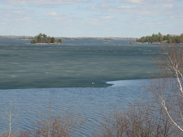 Opening up in the middle around the island at 3pm